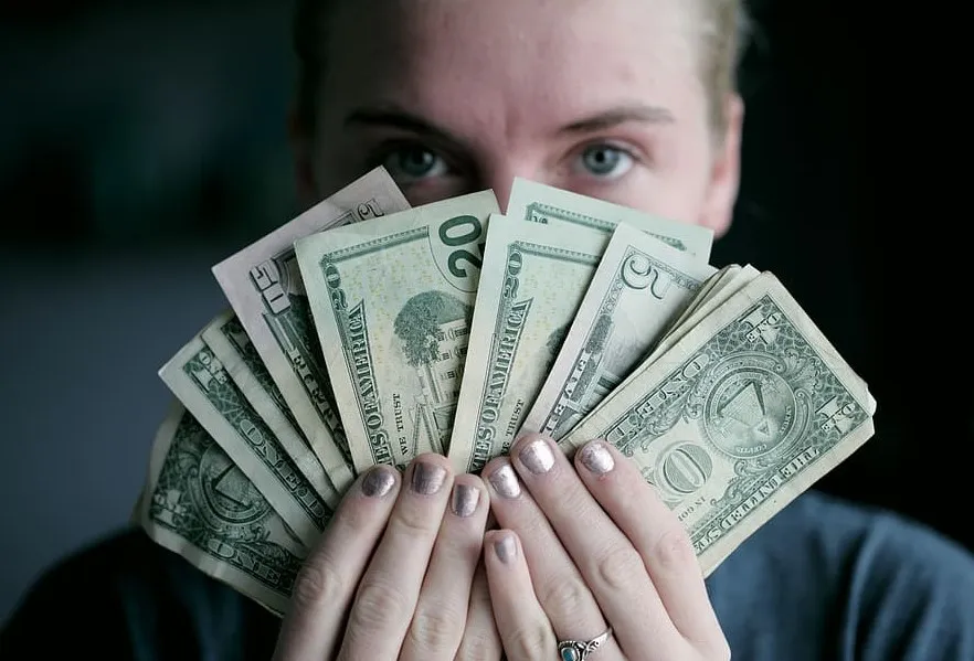 How To Make Money On Instagram: A Guide to Earning with IG